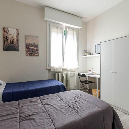 Fare Bnb - Room Del Parco Реджо Емилия Екстериор снимка