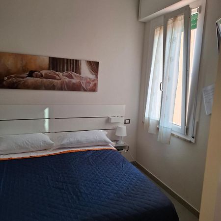 Fare Bnb - Room Del Parco Реджо Емилия Екстериор снимка