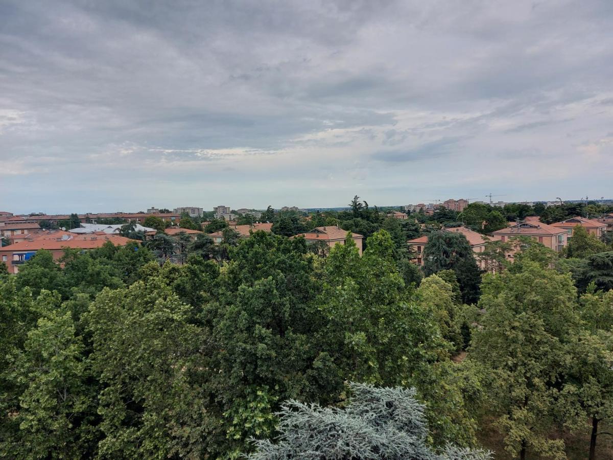 Fare Bnb - Room Del Parco Реджо Емилия Екстериор снимка
