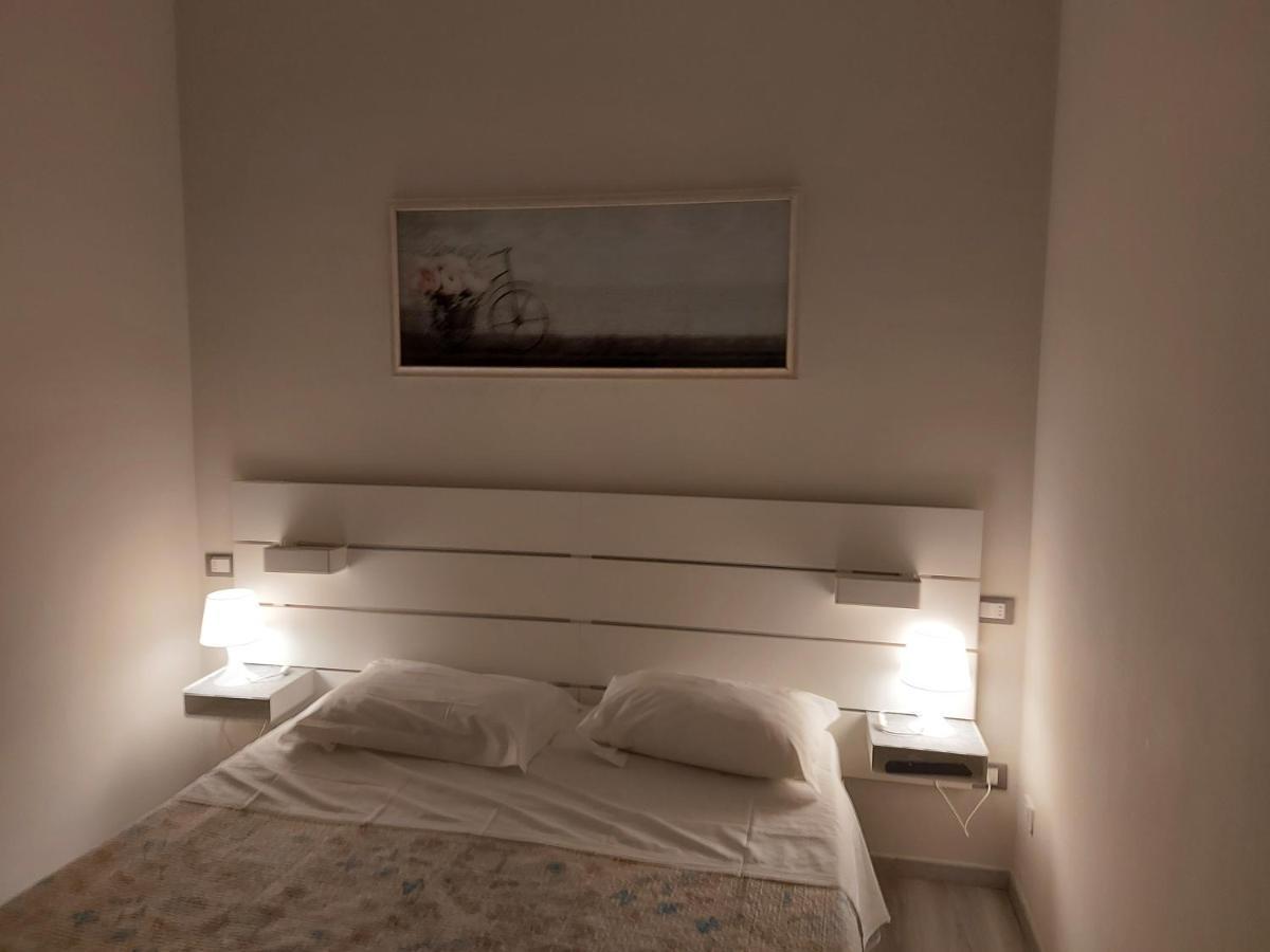 Fare Bnb - Room Del Parco Реджо Емилия Екстериор снимка
