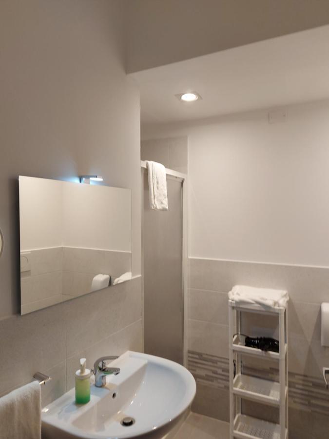 Fare Bnb - Room Del Parco Реджо Емилия Екстериор снимка