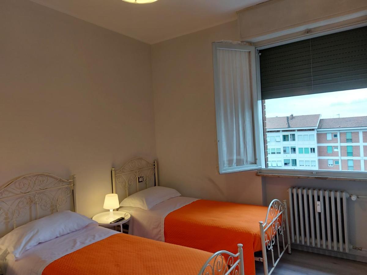 Fare Bnb - Room Del Parco Реджо Емилия Екстериор снимка