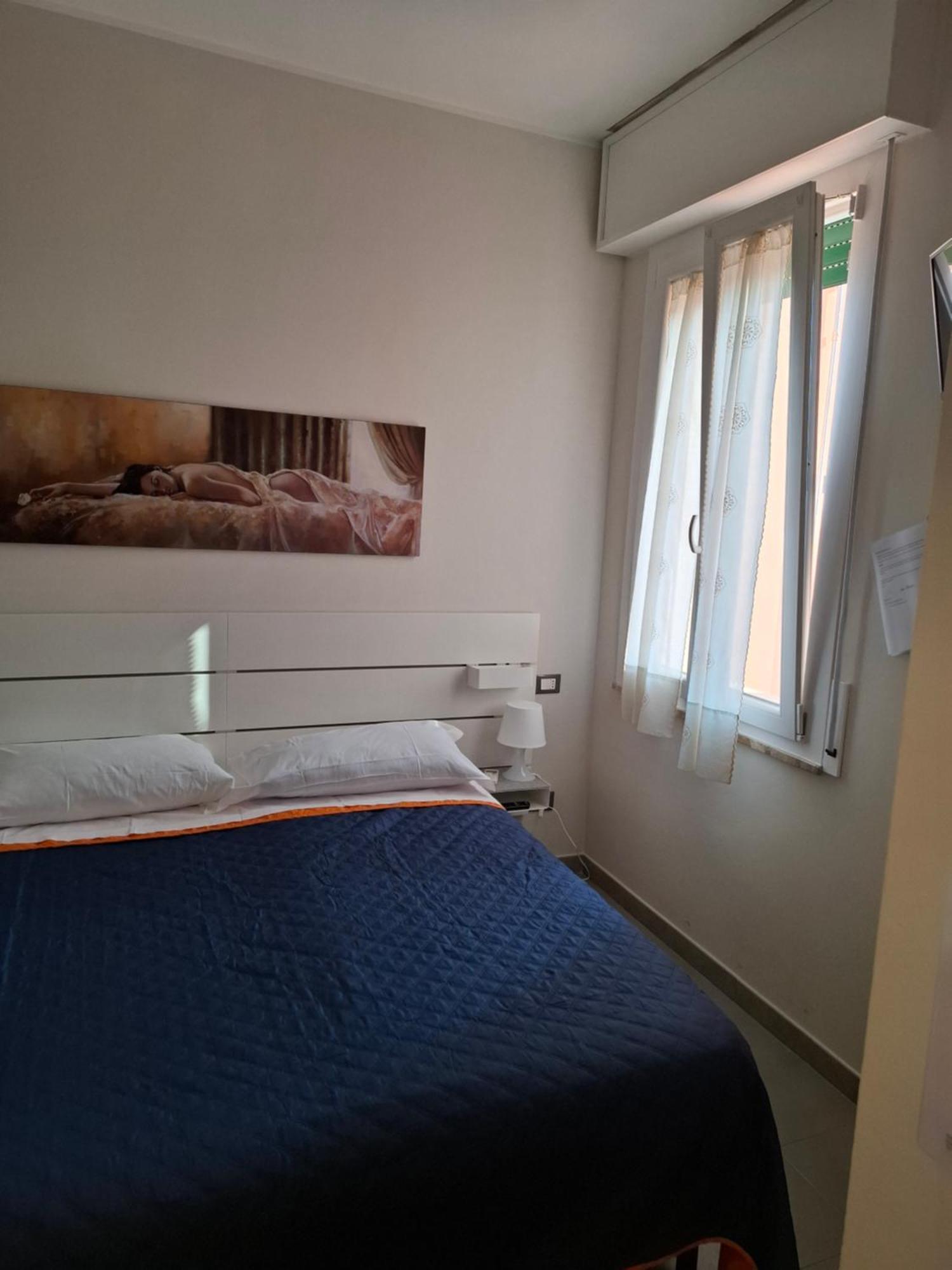 Fare Bnb - Room Del Parco Реджо Емилия Екстериор снимка