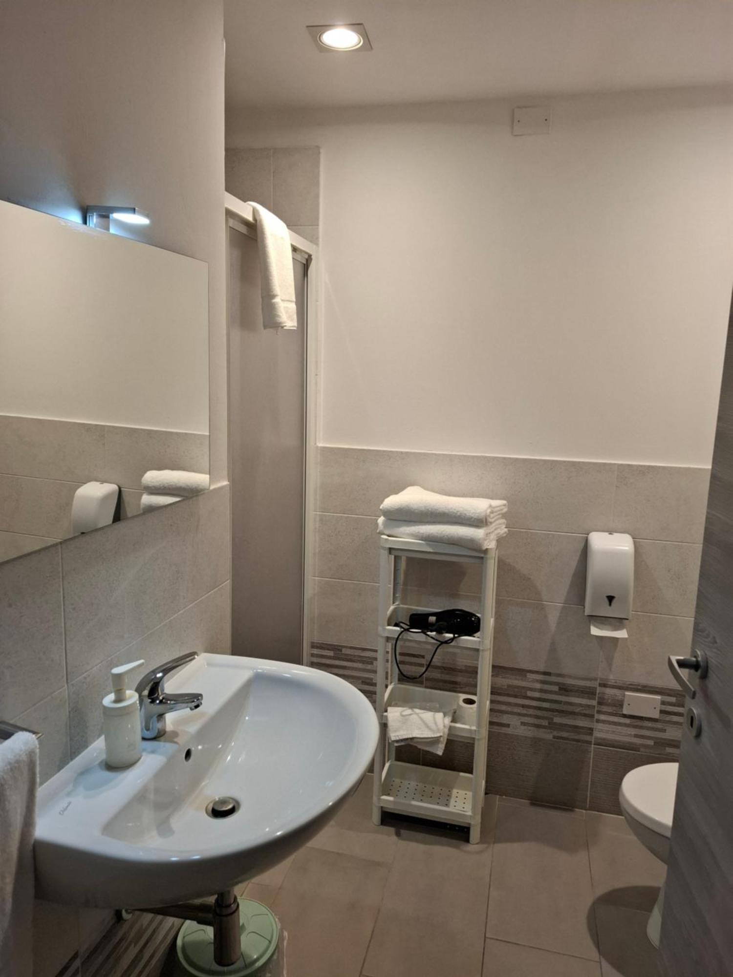Fare Bnb - Room Del Parco Реджо Емилия Екстериор снимка