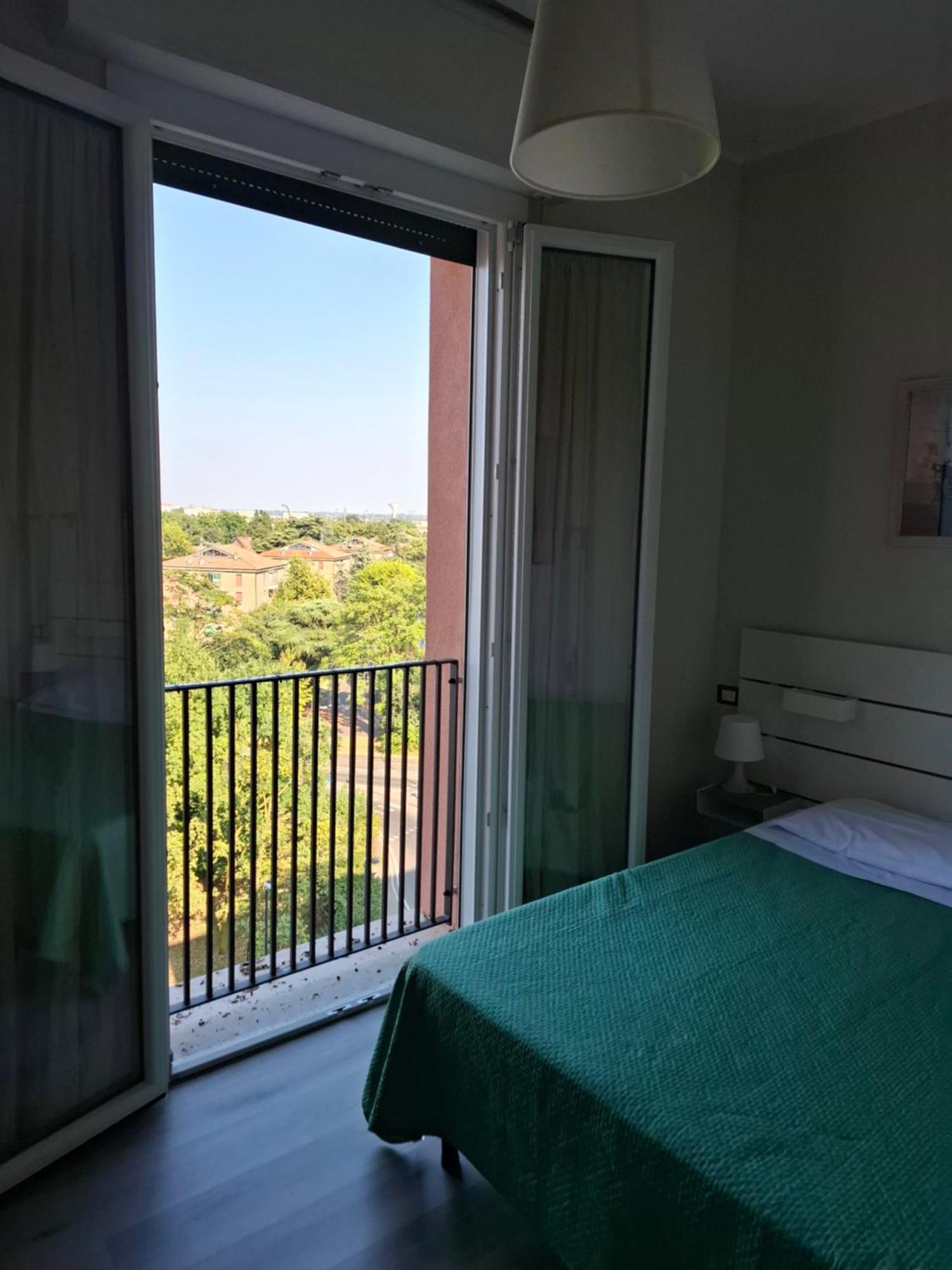 Fare Bnb - Room Del Parco Реджо Емилия Екстериор снимка