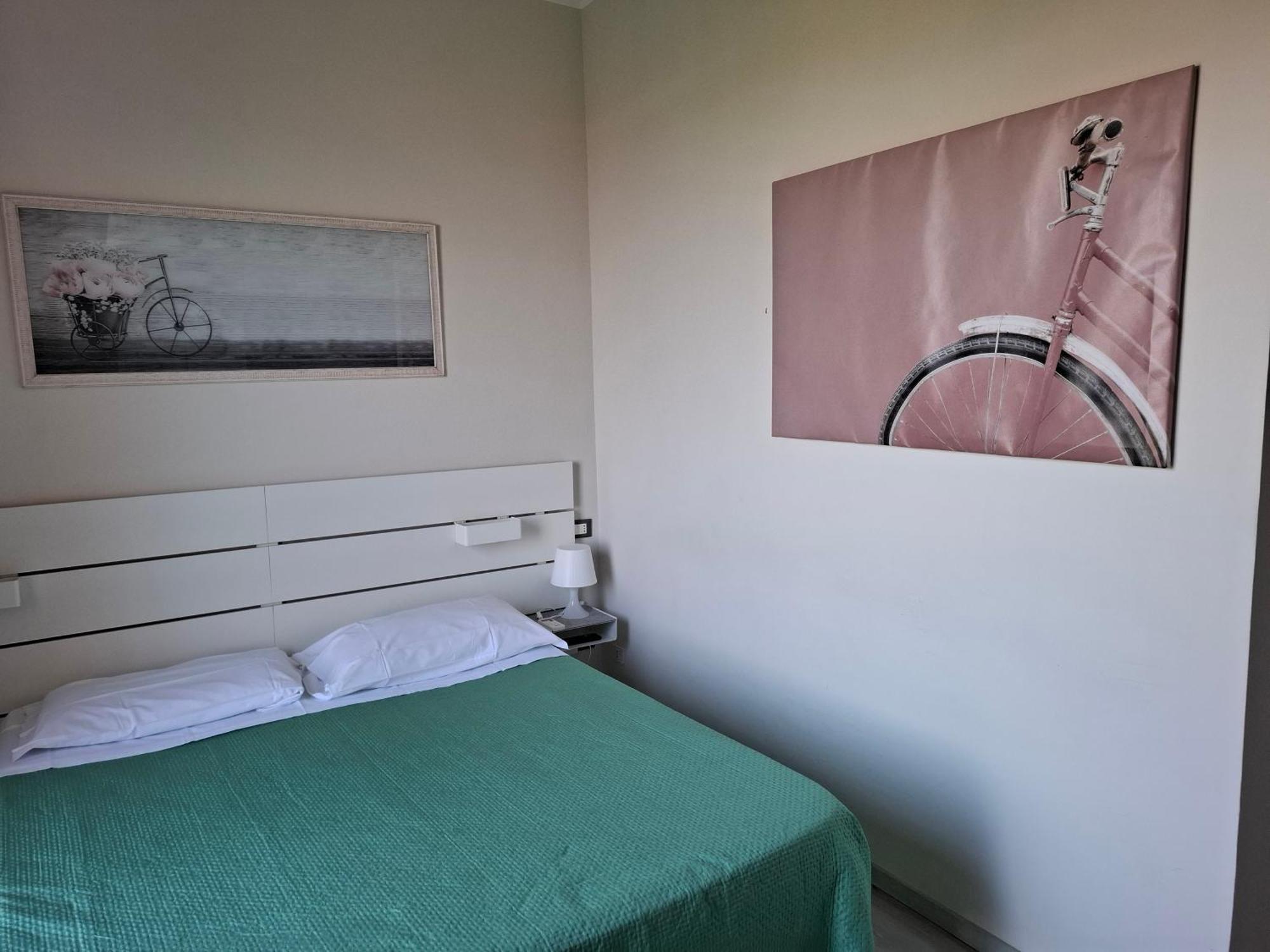 Fare Bnb - Room Del Parco Реджо Емилия Екстериор снимка